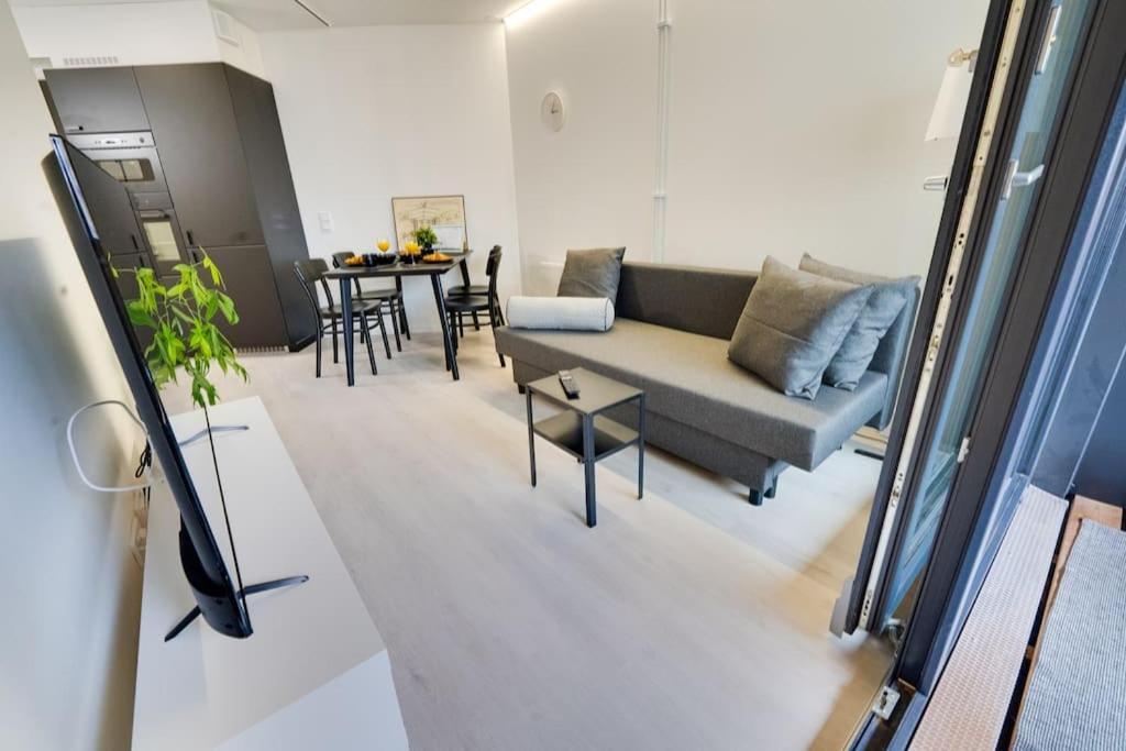 Best Location In Tampere! Modern City Apartment, 2Rooms, Kitchen And Balcony Экстерьер фото